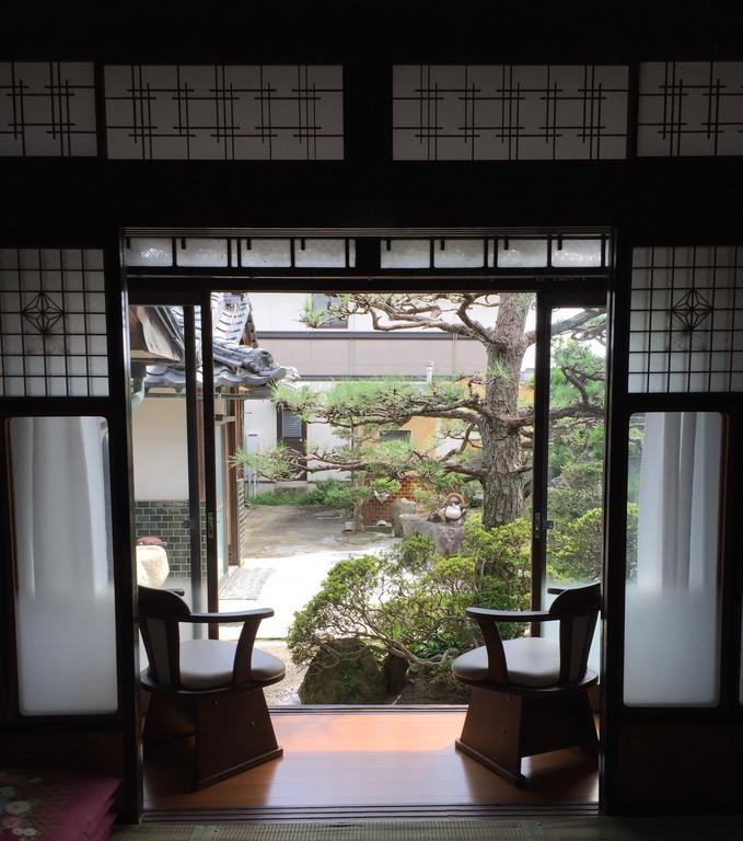 Guesthouse En Omihachiman Bagian luar foto